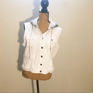 NWOT White sleeveless vest with grey hood